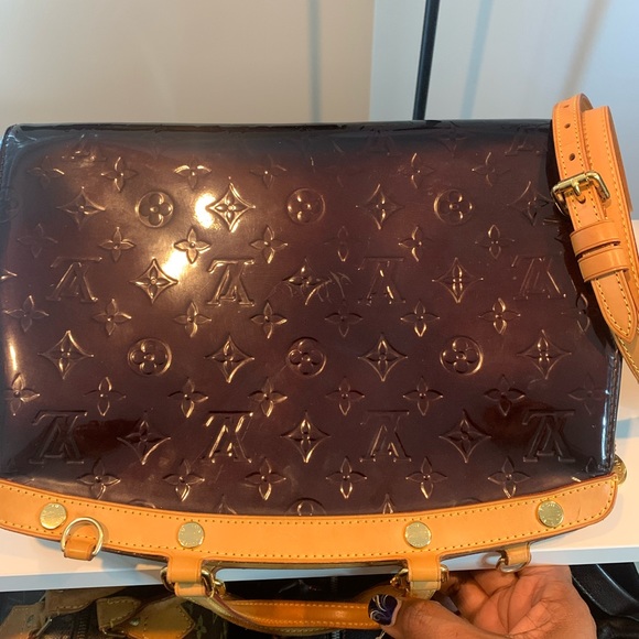 Louis Vuitton Monogram Vernis Brea Bag in great Preloved condition - Picture 9 of 12